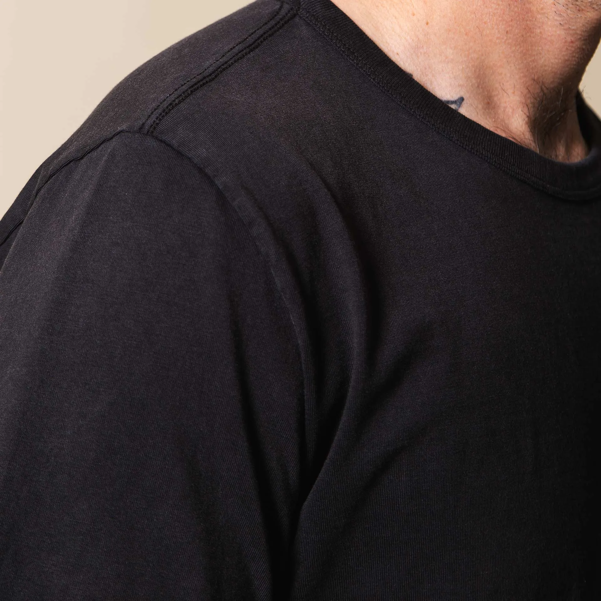 BT-08 CLASSIC TEE graphite black compact jersey