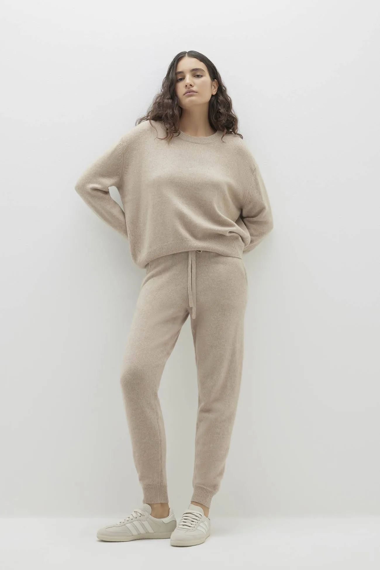 KAIA CREWNECK CASHMERE SWEATER