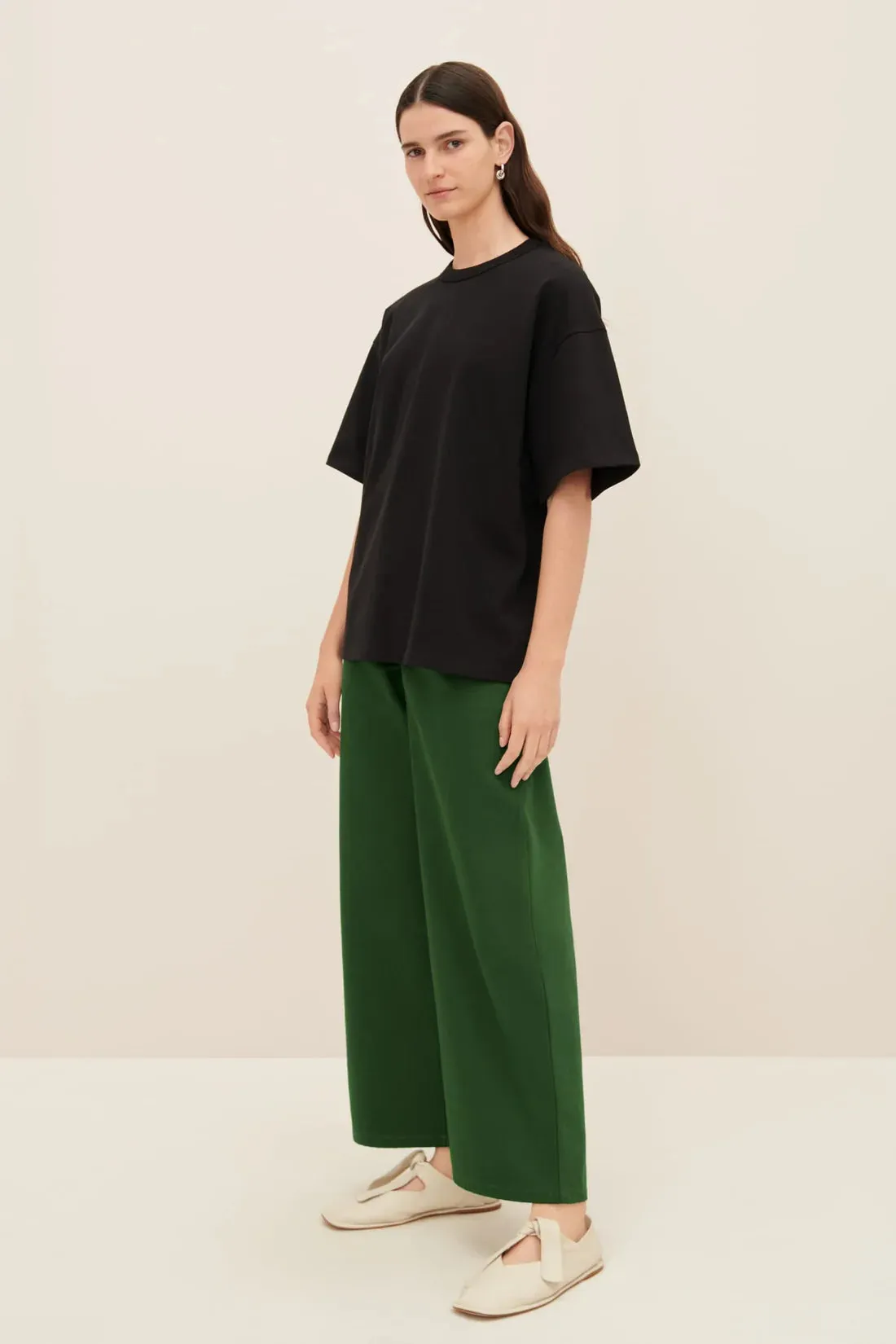The Symmetry Tee in Black | Kowtow